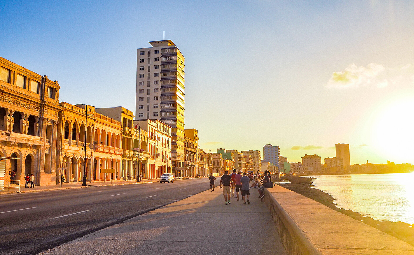 Atardecer en el Malecón de La Habana