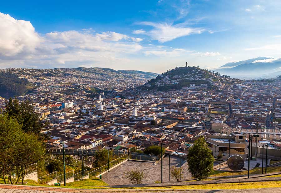 Aeroporto Internacional Mariscal Sucre
            