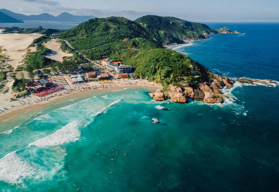 AU DÉPART DE L'AÉROPORT INTERNATIONAL DE FLORIANÓPOLIS